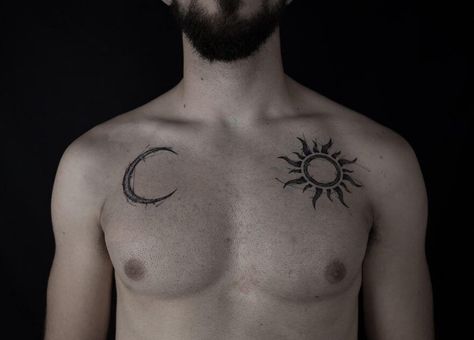 Sun And Moon Tattoo Designs, Sun And Moon Tattoos, Popular Tattoo Designs, Small Geometric Tattoo, Ideas For Best Friends, Celtic Dragon Tattoos, Luna Tattoo, Harry Tattoos, Ab Tattoo