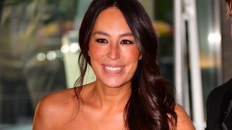 Joanna Gaines Makeup, Anastasia Beverly Hills Brow, Natural Eyebrows, Practical Bag, Beauty Boutique, Nude Lipstick, Stylish Backpacks, Joanna Gaines, Bag Style