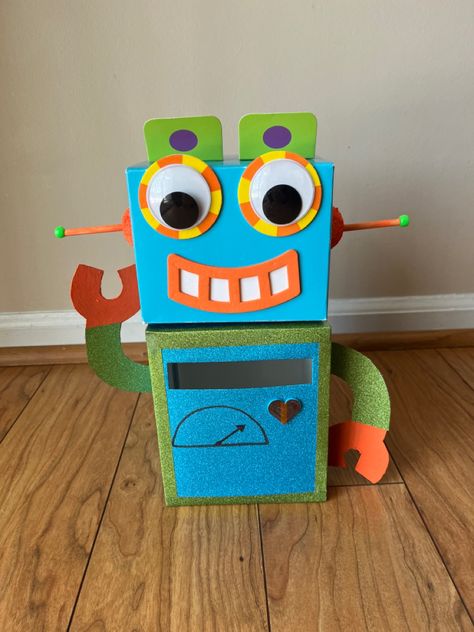 Valentines Robots, Kids Valentine Boxes, Robot Craft, Valentine Mailbox, Easy Valentine Crafts, Valentines Gift Box, Valentine Day Boxes, Valentine Crafts For Kids, Creative Valentines