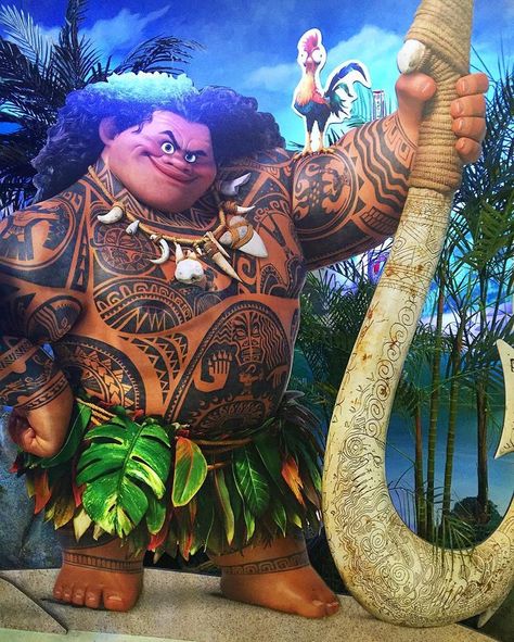 Meet demi-God Maui and Hei Hei the rooster from Disney's #moana Moana Printables, Maui Disney, Moana Gif, Hei Hei Moana, Moana 2016, Maui Moana, Moana Movie, Disney Princess Moana, Princess Moana