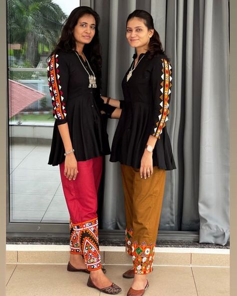 Sadu Work Kurti, Navaratri Kurti Design, Garba Kurti For Women, Navratri Kediyu For Women, Navratri Dress Fashion With Jeans, Gamthi Kurti Designs, Kutchi Work Kurti Design, Sadu Bharat Blouse, Traditional Kurti Designs