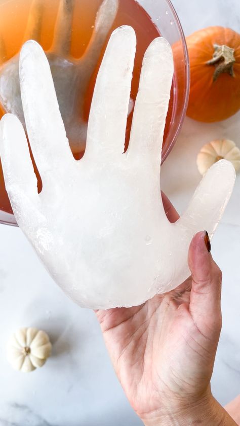 Alaura Berry | Dead Man’s Hands ice cubes 🧟‍♀️👋🏼🧟‍♂️ If you’re looking to spookify your Halloween party punch, grab some food-safe, latex-free gloves and… | Instagram Halloween Ice Cubes, Halloween Party Punch, Childhood Activities, Halloween Punch, Early Childhood Activities, Party Punch, Edible Glitter, Football Food, Baking Cake