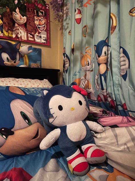 Beds With Plushies, Sonic Room Aesthetic, Sonic Themed Room, Sonic Room Ideas, Bedroom Stuffed Animals, Sonic Room Decor, Sonic The Hedgehog Room, Room Plushies, Sonic And Hello Kitty