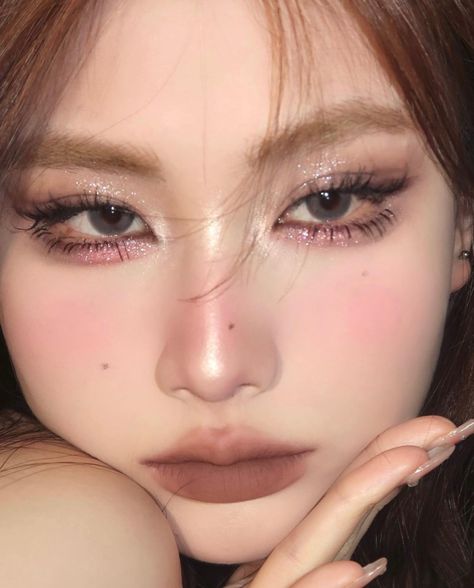 Day Makeup Looks, Doll Eye Makeup, Korean Eye Makeup, Ethereal Makeup, Asian Eye Makeup, Makeup Makeover, Eye Makeup Art, Kiss Makeup, Fantasy Makeup