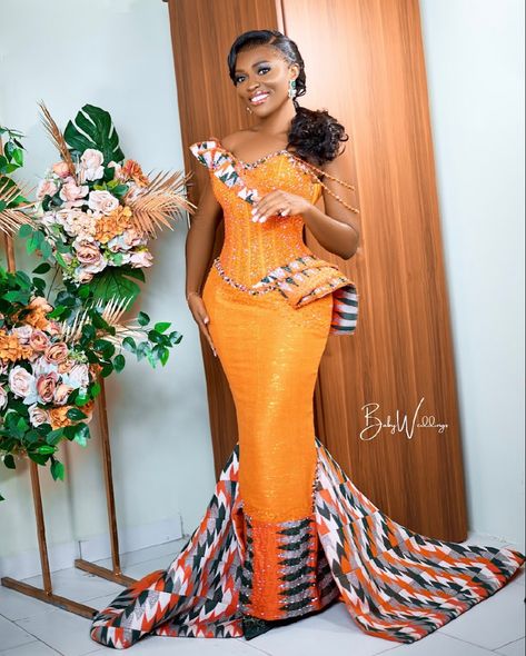 Ghana Wedding Dress Gowns, Bridal Kente Styles, Ghanian Styles, African Wedding Dress Ankara, African Print Wedding Dress, Kente Fashion, Cheap Prom Dresses Online, African Bridal Dress, African Traditional Wedding Dress