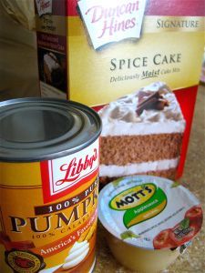 Spice Cake Pumpkin Muffins, Desert Board, Autumn Foods, Candy Business, Cake Mix Muffins, Banana Loaf, Community Ideas, Recipes Pumpkin, Coconut Dessert