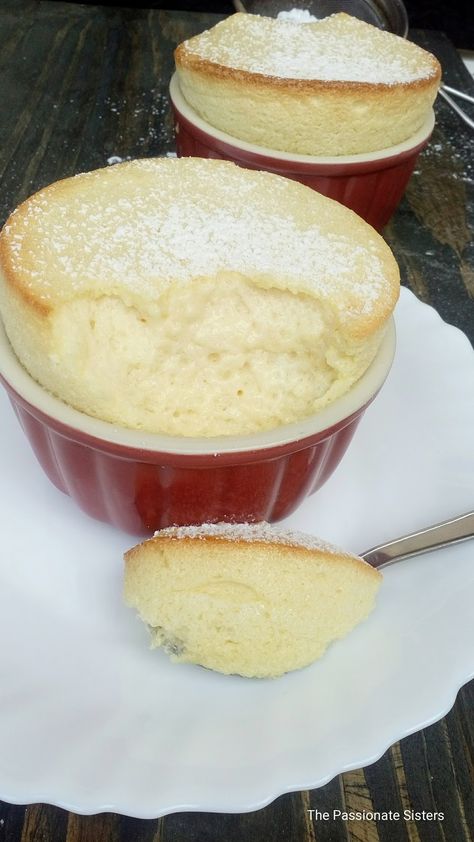 Vanilla Souffle Recipes, Vanilla Dessert Recipes, Souffle Recipes Easy, Vanilla Souffle, Custard Dessert Recipes, Random Desserts, Deserts Recipes, Creamy Cake, Souffle Recipe