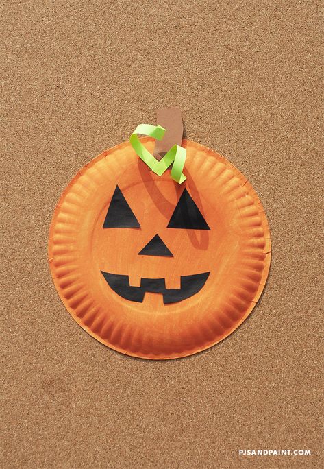 Paper plate pumpkin craft, easy Halloween crafts for kids, paper plate crafts Paper Plate Pumpkins, Halloween Paper Plate Crafts, Paper Plate Pumpkin Craft, Paper Plate Pumpkin, Toilet Paper Roll Bat, Crafts Toddlers, Pie Craft, Train Pumpkin, Craft Halloween