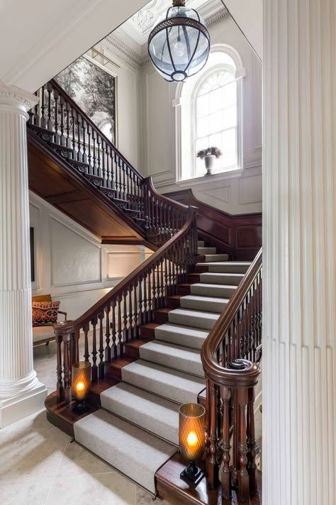 Curved Staircase Ideas, Traditional Staircase, Georgian House, Staircase Ideas, Staircase Remodel, Lan Can, Curved Staircase, Interior Design Company, Georgian Homes