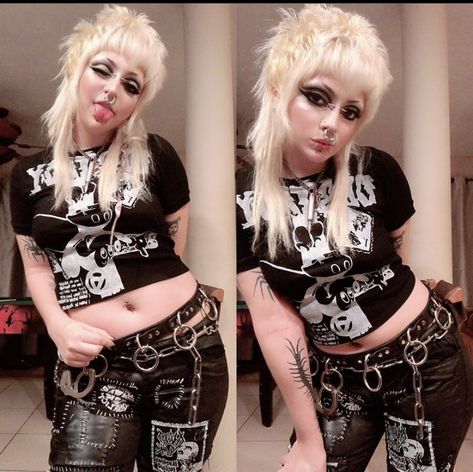 Punk Goth Hairstyle, Medium Length Punk Hairstyles, Blonde Punk Hair, Goth Mullet, 80s Alternative Fashion, Punk Fashion Aesthetic, Deathrock Fashion, Blonde Goth, Punk Girls