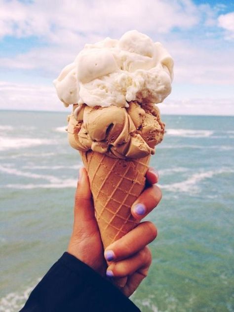 (Closed Date RP: Aubree and Dan) "Dan, would you like to go to the beach and get ice cream for the date?" Good Lemonade Recipe, Homemade Lemonade Recipes, Best Lemonade, I Need Vitamin Sea, I Scream For Ice Cream, Strawberry Lime, Summer Ice Cream, Homemade Lemonade, Love Ice Cream