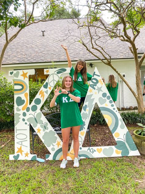 Sorority Letter Ideas, Greek Letter Painting Ideas, Kd Letters Painted, Sorority Letter Designs, Cute Sorority Letters, Big Sorority Letters, Painted Greek Letters Ideas, Kappa Delta Canvas Painting, Sorority Yard Letters