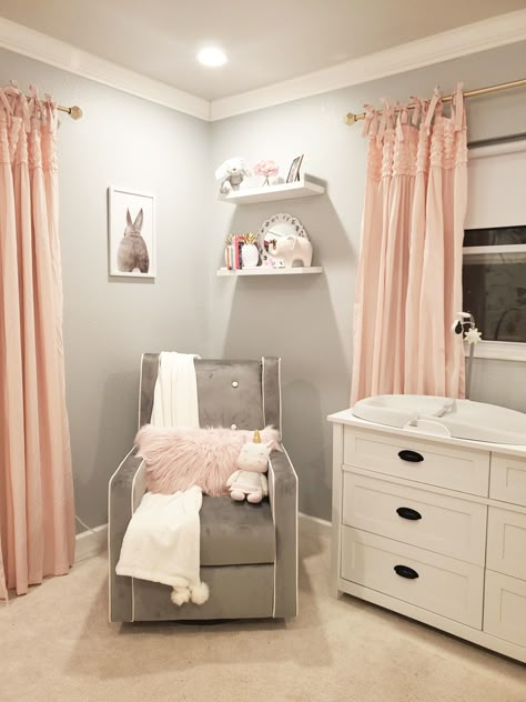 Baby Nursery Inspiration, Girl Nursery Themes, Baby Room Organization, Baby Room Themes, Nursery Room Design, Girl Nursery Room