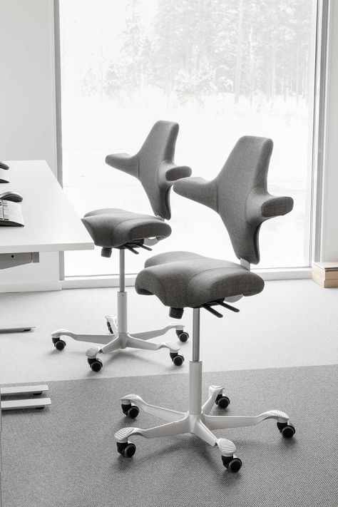 The HÅG Capisco is a weird, beautiful chair for people who can’t sit still Capisco Chair, Comfy Office Chair, Fancy Chair, Fancy Office, Comfortable Office Chair, Quickstep, Office Chair Design, Modern Office Chair, Perfect Chair