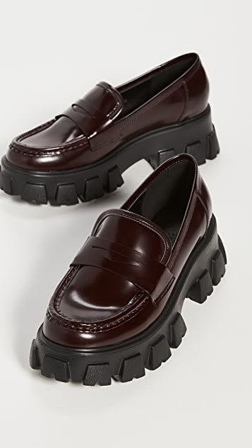 Ugly Shoes, Chunky Loafers, Funky Shoes, Fancy Shoes, Aesthetic Shoes, Dream Shoes, Pretty Shoes, Street Style Fashion, Lug Sole