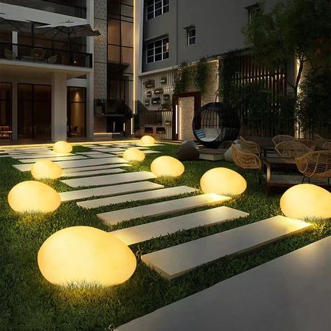 Garden Ideas Lights, Lighting Outdoor Design, Outside House Decorations, Outdoor Restaurant Ideas, Modern Outdoor Lights, Garden Lighting Ideas, Outdoor Lighting Design, Modern Outdoor Lighting, Lawn Lights