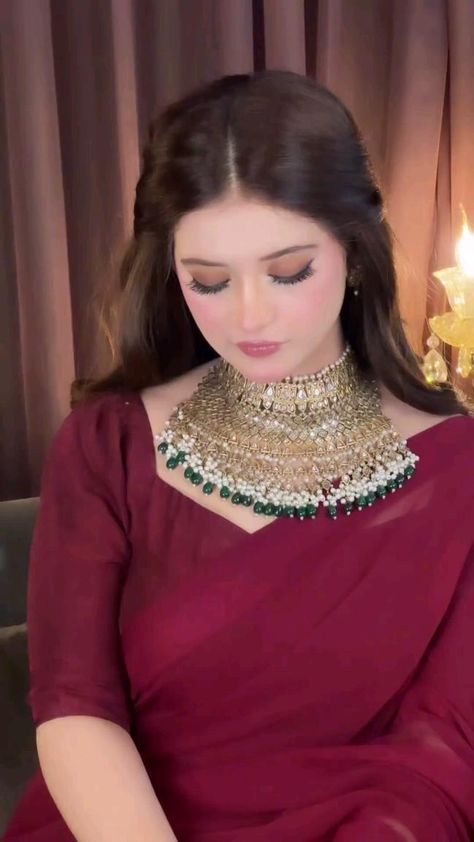 Haldi Bride Makeup Look, Soft Party Makeup Look Pakistani, Pakistani Makeup Looks Natural, Engagement Makeup Ideas Natural, Bride Makeup Tutorial, Simple Bridal Look, Haldi Makeup, Pakistani Makeup Looks, Latest Bridal Makeup