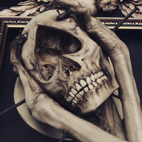 See this Instagram photo by @art_motive • 982 likes Emil Melmoth, Macabre Art, Mexican Artists, Goth Art, Skull Design, Skull Art, Horror Art, Dark Art, Monster High