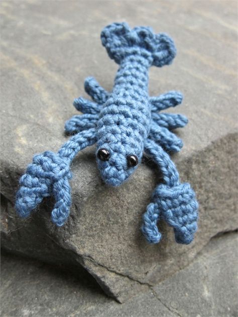 Ocean Crochet Patterns Free, Simple Crochet Animals, Crochet Sea Creatures Free Patterns, Seaside Crochet, Nautical Crochet, Diy Laine, Crochet Sea Creatures, Blue Lobster, Crochet Fish