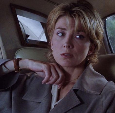 Elizabeth Parent Trap, Natasha Richardson Short Hair, Elisabeth James Parent Trap, Parent Trap Mom, Natasha Richardson Hair, Elizabeth James Parent Trap, 90s 2000s Movies, Dream Future Life, My Dream Future