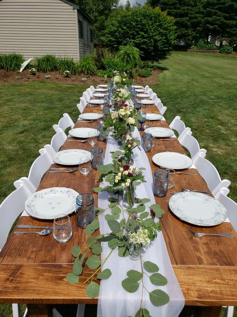 Micro Wedding Dinner Table, Outdoor Wedding Reception Table Decor, Picnic Table Reception, Micro Wedding Backyard, Small Outdoor Wedding Reception, Micro Wedding Table, Micro Wedding Decor, Microwedding Ideas, Picnic Table Wedding