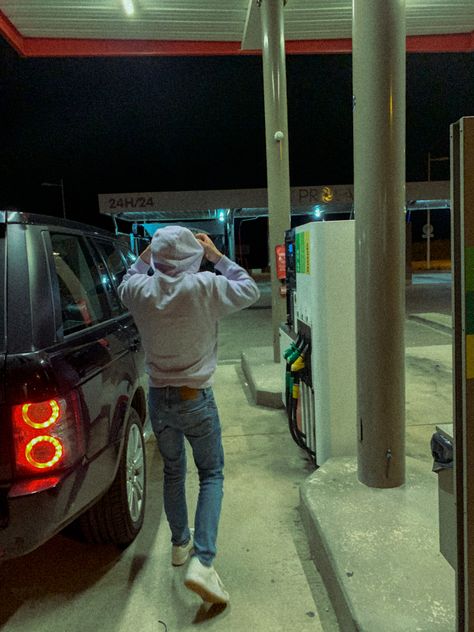 station essence Photo Station Essence, Gas Station Aesthetic Photoshoot Men, Gas Station Pics Men, Hard Photoshoot Ideas, Petrol Station Photoshoot, Photography Inspo Photo Ideas, Insta Photo Ideas Car, Gas Station Photoshoot Night, Gas Station Aesthetic Photoshoot