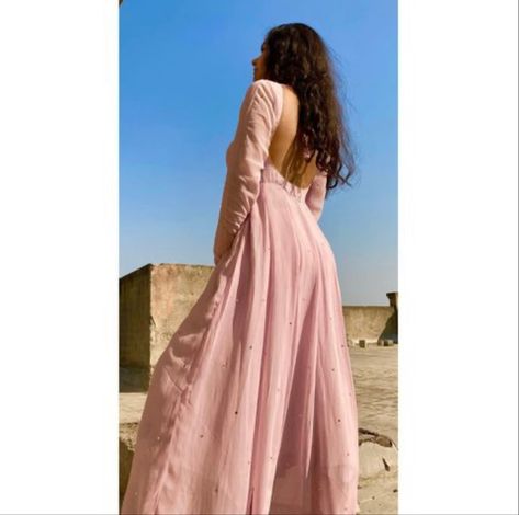 🌸 Backless Georgette Lilac Anarkali 🌸 Customisable in different colours, sizes and styles 🌸#india #festivewear #anarkali #supportindiandesigners #heavysuit #festivelook #indianboutique #ootd #karvachauthoutfit #fashion #indianfashion #diwalioutfitidea #indianboutique #fashion #indianwear #sundayootd Backless Anarkali Suits, Backless Anarkali, Lilac Anarkali, Diwali Outfits, Indian Aesthetic, Anarkali Suit, Anarkali Suits, Indian Designer, Kurta Designs