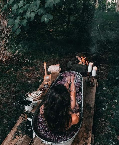 Witch Cottage Aesthetic, Forest Witch Aesthetic, Witch Cabin, Witchy Cottage, Witchy Garden, Witchy House, Nature Witch, Cabin Aesthetic, Forest Cottage