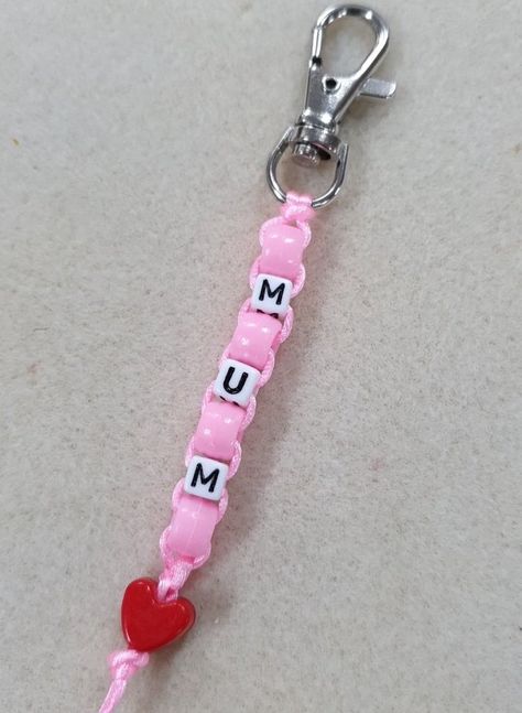 Letter Bead Keychain Diy, Pony Bead Keychain Patterns, Pony Bead Keychains, Bead Keychain Patterns, Beaded Keyrings, Beaded Keychains Patterns, Keys Chain, Diy Keyring, Pony Bead Projects