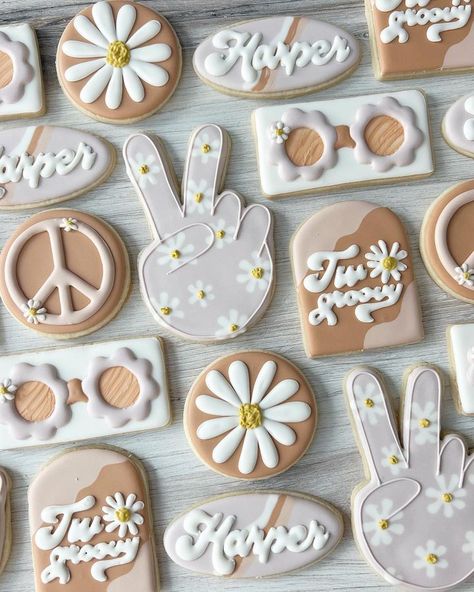 Cookies 2 • Instagram Groovy Cookies Decorated, Groovy Cookies, Bride Cookies, Cookie Making, Royal Iced Cookies, Groovy Birthday, Classy Makeup, 70s Party, Frame Ideas