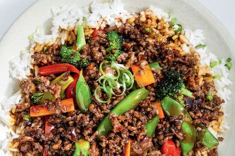 This easy beef mince dinner is ready in just 20 minutes and it only uses a few ingredients - plus, it's a measly $3.55 per serve. One Pan Teriyaki Beef And Rice, Teriyaki Beef And Rice, Dinners Weeknight, Mince Dishes, Pan Dishes, Minced Beef Recipes, Asian Meals, Teriyaki Beef, Beef Bowls