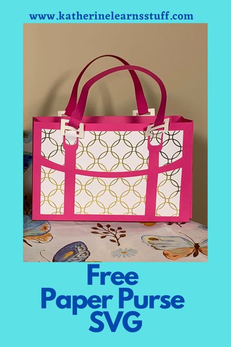 Free Paper Purse SVG. Great for Galentine's Day Gifts, Mother's Day Gifts, Bachelorette parties and more! This purse is quick and easy to make. Come check out this tutorial and Free paper Purse SVG. Gift Box Template Free, Diy Paper Purses, Relief Society Crafts, Flowers Paper Craft, Diy Bags No Sew, Paper Purses, Paper Box Diy, Handbag Tutorial, Designs For Cricut