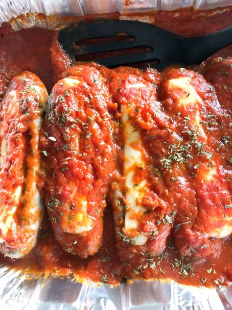 Stuffed Italian Sausage is a simple 3 ingredient recipe that uses Italian sausage, string cheese, and marinara sauce. When the weather gets warmer grill or Italian Sausage In Marinara Sauce, Stuffed Sausage And Peppers, Italian Bratwurst Recipes, Italian Sausage Keto, Stuffed Italian Sausage, Sausage Keto, Stuffed Sausage, 3 Ingredient Recipe, Sausage Marinara