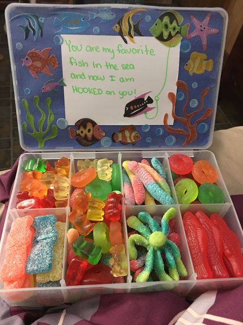 Gummies box, gift for my boyfriend. Fish/ocean themed. Pinterest Valentines, Diy Gifts For Him, Cute Birthday Gift, Boyfriend Diy, Gifts For Boyfriend, My Funny Valentine, Valentine Candy, Diy Gifts For Boyfriend