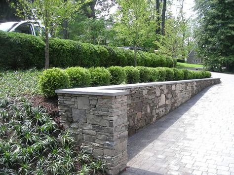 Driveway Retaining Wall Ideas, Berm Landscaping, Stairs Stone, Hardscaping Ideas, Patio Step, Stone Entrance, Driveway Edging, Landscape Design Garden, Stone Walls Garden