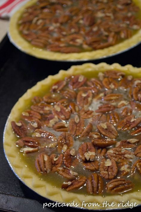 Pecan Pie Paula Deen, Whiskey Desserts, Pecan Pie Recipe Southern, Best Pecan Pie Recipe, Pie Pecan, Caramel Pecan Pie, Southern Pecan Pie, Best Pecan Pie, Easy Pie Recipes