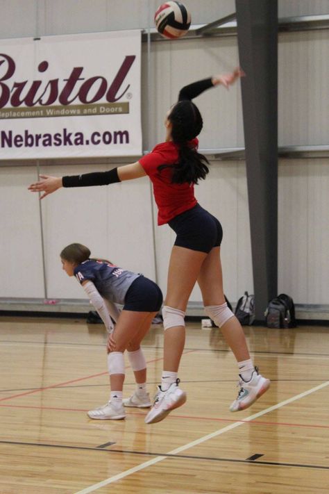 Volleyball Tryout Drills, Libero Volleyball, Volleyball Tryouts, Nike Volleyball, Volleyball Gear, Volleyball Photos, Volleyball Poses, Volleyball Skills, Best Friend Quiz