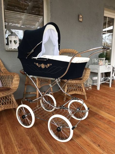 Vintage Pram, Goth Baby, Baby Room Inspiration, Cool Baby, Baby Prams, Baby Necessities, Nursery Baby Room, Luxury Baby, Baby Carriage