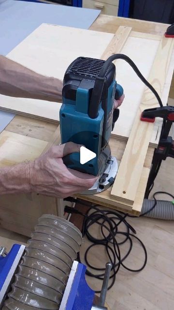 Radek's Woodworking Workshop on Instagram: "Stragling with dado? Make this jig. Perfect results every time! #dado #jig #woodworking #bricolage #router #instructables" Custom Woodworking Projects, Wood Jig, Woodworking Jig Plans, Diy Router, Woodworking Tools Router, Woodworking Table Saw, Router Projects, Router Jig, Woodworking Jig