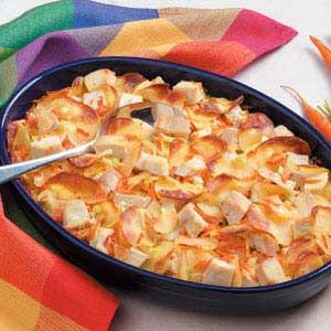 Chicken Supper Recipes, Scalloped Chicken, Easy Dinner To Make, Scalloped Potato, Canned Soup, Potatoes And Carrots, Easy To Make Dinners, Turkey Dishes, Pot Luck