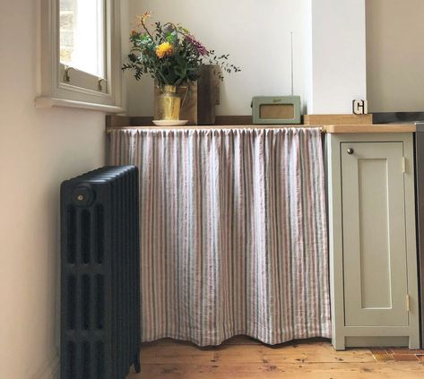 Cafe Curtain Kitchen Sink, Kitchen Counter Curtains, Curtain Under Counter, Under Counter Curtains, Counter Curtains, Lodge Kitchen, Cafe Curtains Kitchen, Sink Skirt, Shepherds Hut