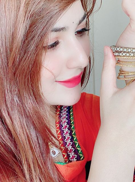 Girls Dp Stylish, Simple Girl, Girly Pictures, Stylish Girl, Zara, On Instagram, Beauty, Instagram