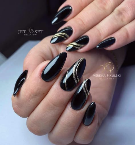 21  Classy Black and Gold Nails Ideas (2024) - DrExplains Black And Gold Manicure, Black And Gold Nails Ideas, Gold Nails Ideas, Black And Gold Nail Designs, Black Wedding Nails, Classy Black Nails, Black And Gold Nails, Gold Manicure, Black French Nails