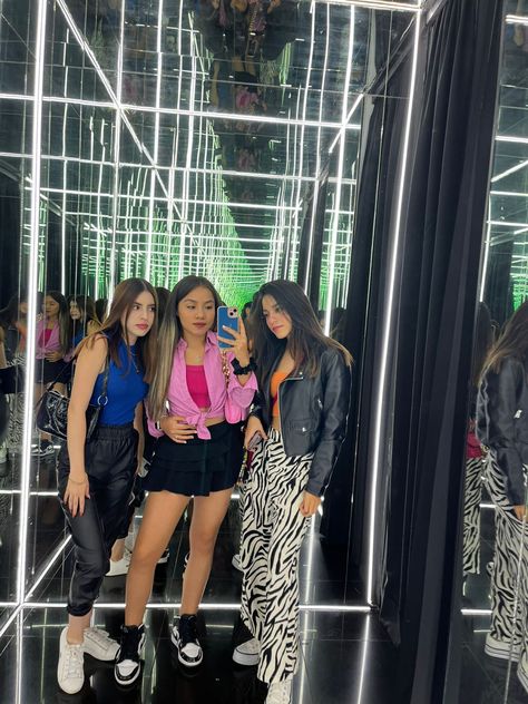 Noche de antro con mis amigas Primavera Outfit, Fiesta Outfit, Yellow Shirts, Night Out Outfit, Night Outfits, Spring Summer Outfits, Outfits Casuales, School Outfits, Girls Night