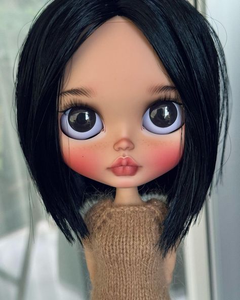 EB my blythe | Sold🤍 #blythe #blythedoll #blythecustom #blytheforadoption #blythefotography | אינסטגרם Blythe Dolls Black Hair Asian, Blythe Doll Black Hair Brown Eyes No Bangs, Asian Blythe Doll No Bangs, Blythe Doll Poc, Blythe Dolls Black Hair No Bangs, Blythe Dolls Black Hair Brown Eyes, Blythe Doll No Bangs, Blythe Doll Brown Hair Brown Eyes No Bangs, Asian Blythe Doll