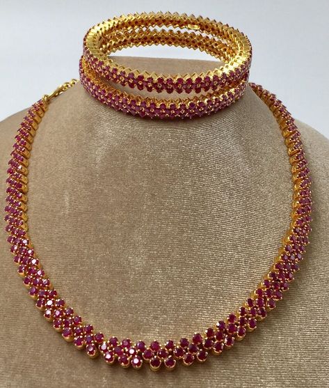 22K 916 GOLD RUBY Necklace Bangles Bracele Solid PRONG adjustable Choker Pair #DESIGNERHandmade #Choker Ruby Necklace Indian, Gold Jewelry Fashion Necklace, Ruby Necklace Designs, Gold Ruby Necklace, Ruby Jewelry Necklaces, Desi Jewelry, Ruby Bangles, Ruby Jewellery, Indian Designs