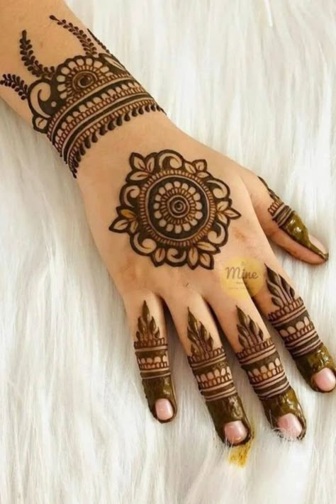 Simple Mehendi, Front Mehndi Design, Simple Mehendi Designs, Mehndi Designs Fingers, Mehndi Designs Bridal, Mehndi Designs Bridal Hands, Simple Henna Tattoo, Mehndi Designs For Kids, Circle Mehndi