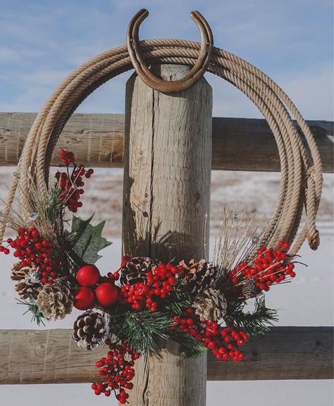 Lariat Wreath, Lariat Rope Crafts, Rope Wreath Diy, Sam Mitchell, Western Wreaths, Wreath Workshop, Rope Wreath, Cowboy Crafts, Western Crafts