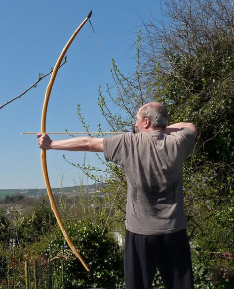 Longbow Archery, Archer Pose, English Longbow, Wasteland Warrior, Long Bow, Archery Arrows, Archery Bows, Bowhunting, Traditional Archery