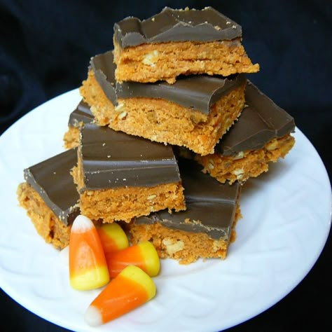 Butter Finger Bars, Leftover Candy Recipes, Microwave Pralines, Candy Corn Bark, Christmas Cookie Bars, Candy Homemade, Christmas Tree Food, Peanut Butter Fingers, Butter Fingers